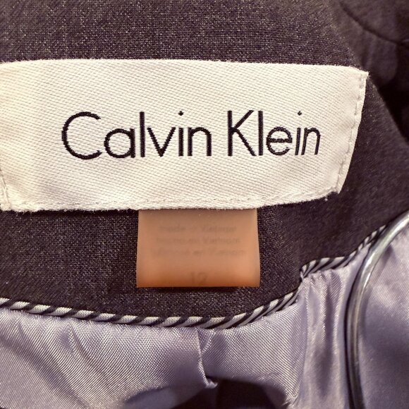 Calvin Klein Two Piece Charcoal Gray Suit - Jacket 12, Pants 12P - Picture 6 of 8